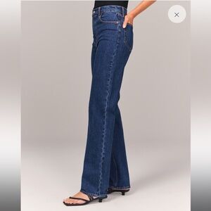 A&F The 90s Straight Leg Jean Medium Wash 28 Extra Short